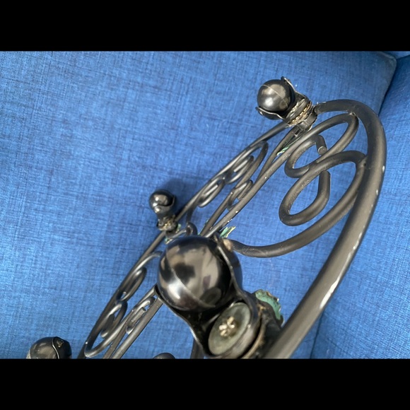 Black metal rolling plant stand. 12 inch diameter - Picture 7 of 8